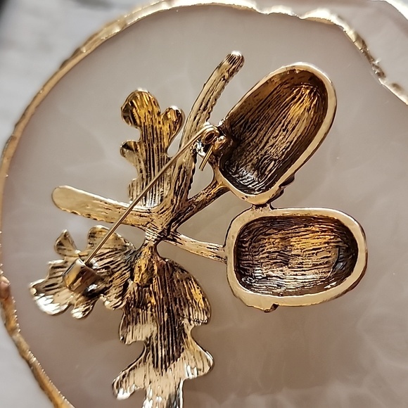 Acorn Brooch  with ANTIQUE finish  Oak Leaves BRB - Picture 4 of 5